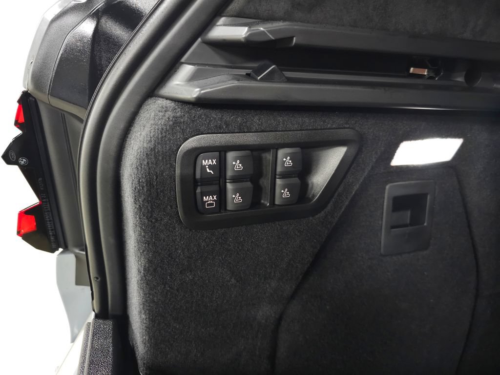 Used 2026 BMW X7 M60i AWD/4WD image 9