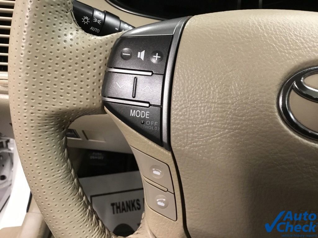 Used 2011 Toyota Avalon Limited FWD image 43