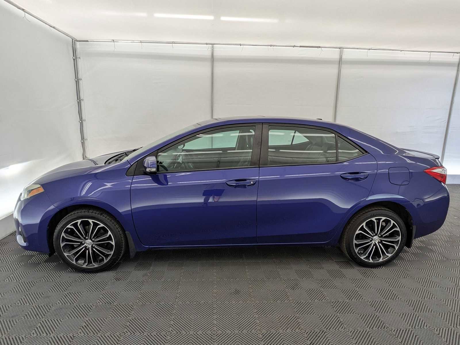 Used 2016 Toyota Corolla S Premium FWD image 3