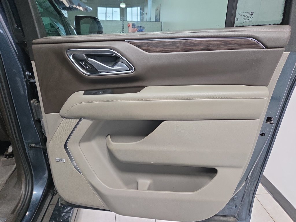 Used 2021 Chevrolet Suburban Z71 w/ Z71 Off-Road Package AWD/4WD image 18