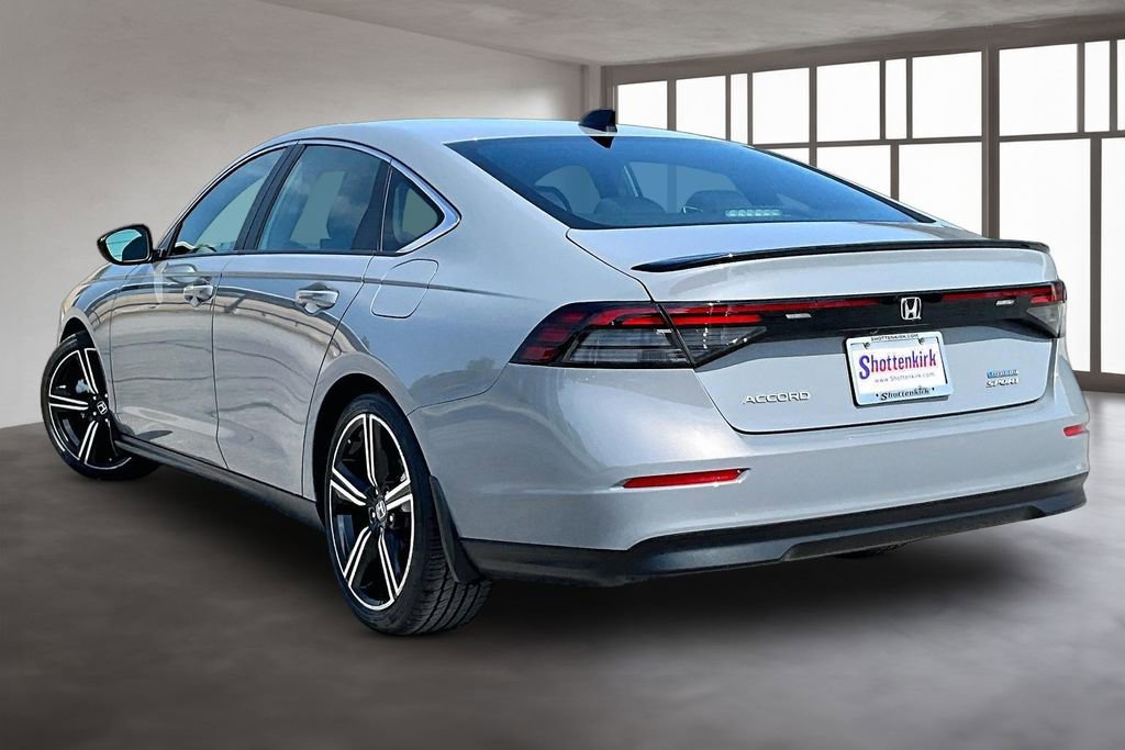Used 2023 Honda Accord Sport image 4