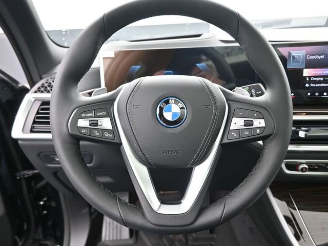 New 2026 BMW X5 xDrive50e w/ Climate Comfort Package image 2