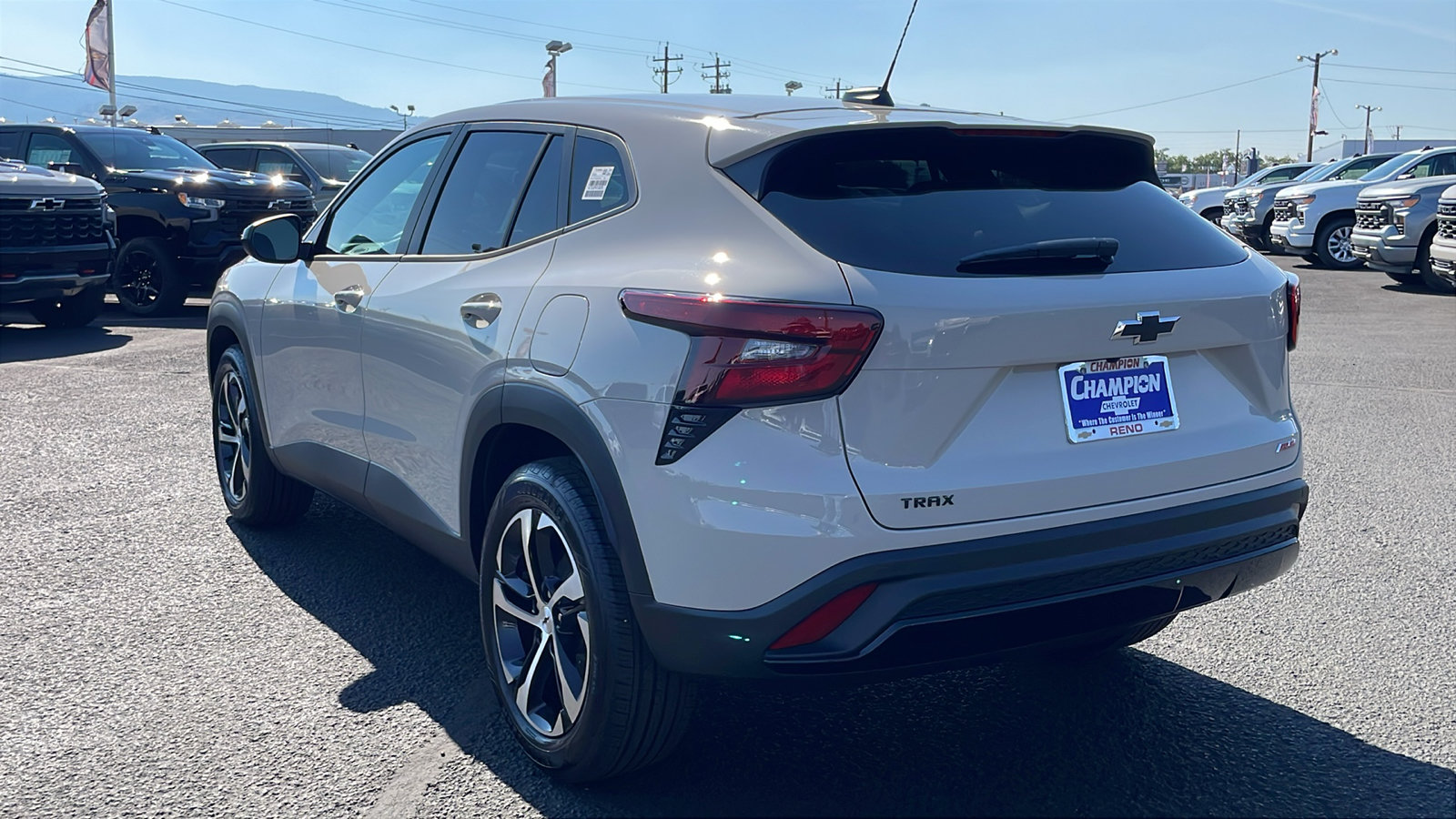 New 2026 Chevrolet Trax RS w/ Sunroof Package FWD image 7
