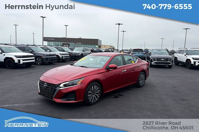 Used 2023 Nissan Altima 2.5 SV FWD image 3