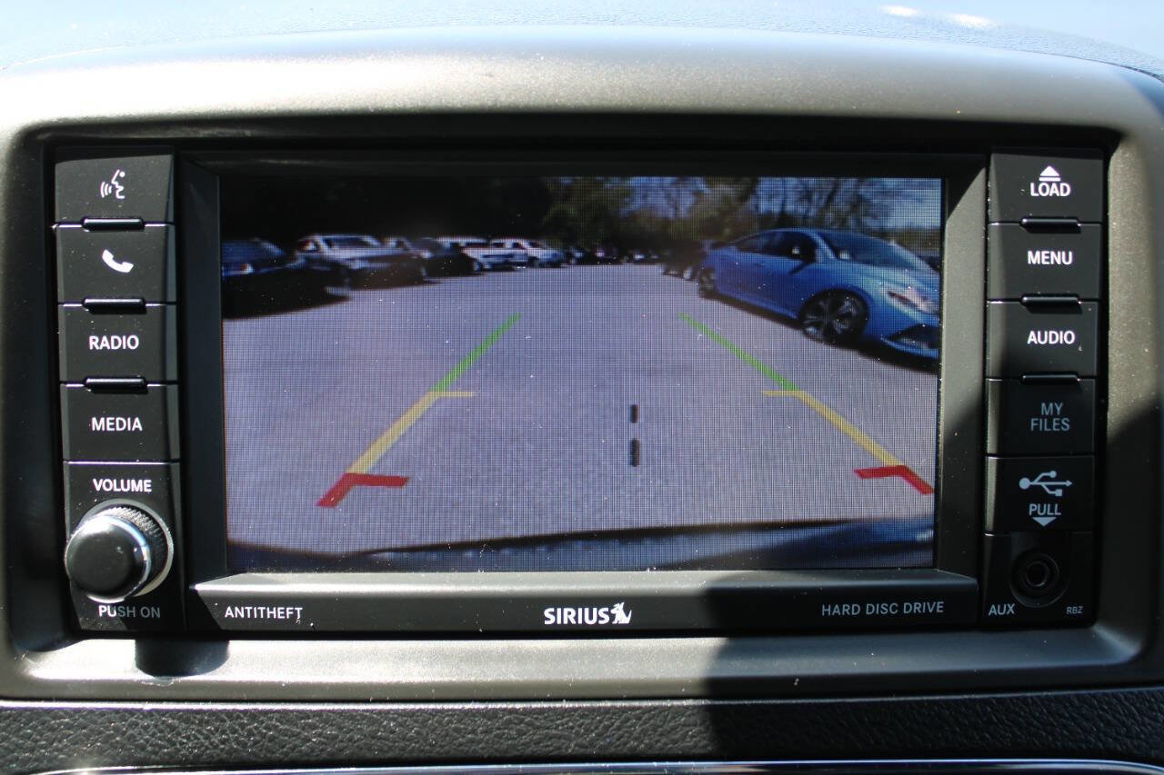Used 2017 Dodge Grand Caravan SXT w/ Blacktop Package FWD image 34