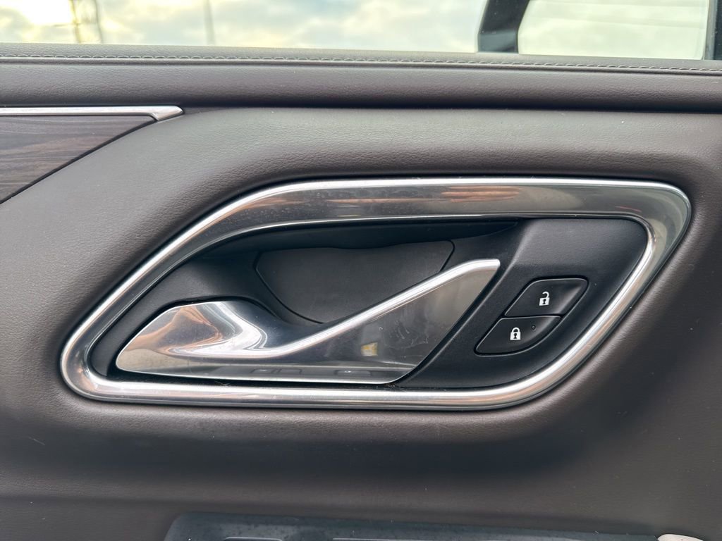 Used 2021 Chevrolet Tahoe Z71 w/ Z71 Signature Package AWD/4WD image 12