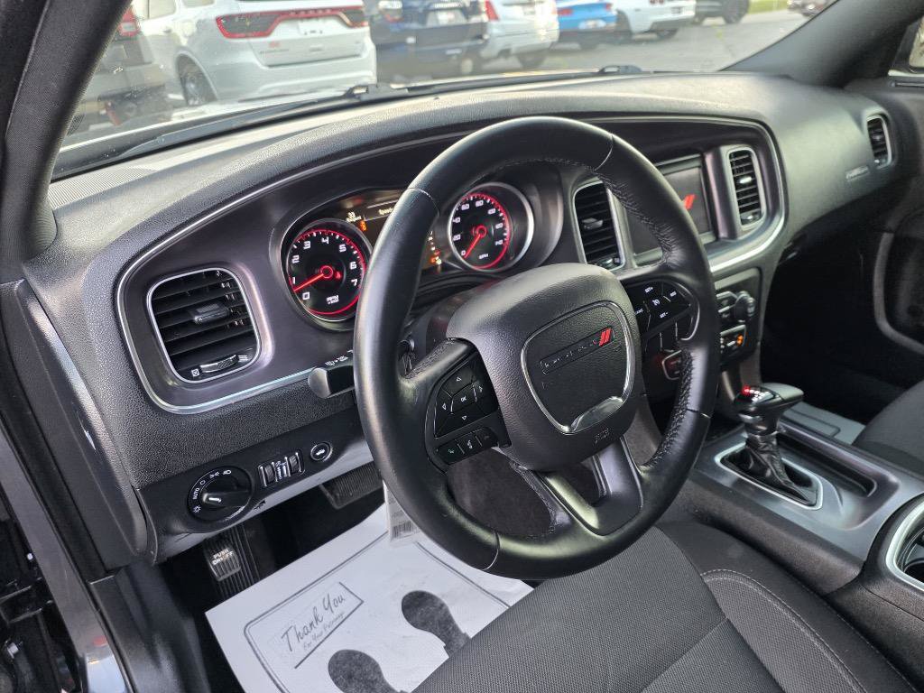Used 2018 Dodge Charger SXT RWD image 14