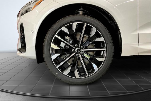 New 2026 Volvo XC60 B5 Ultra w/ Climate Package image 14