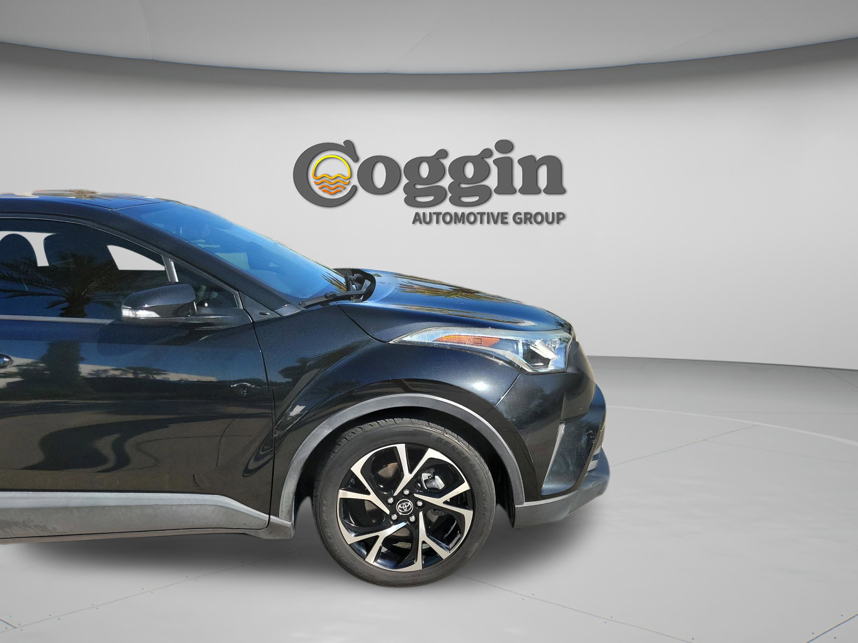 Used 2018 Toyota C-HR XLE FWD image 30