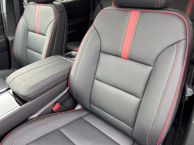 New 2027 Chevrolet Traverse RS w/ LPO, Floor Liner Package AWD/4WD image 14