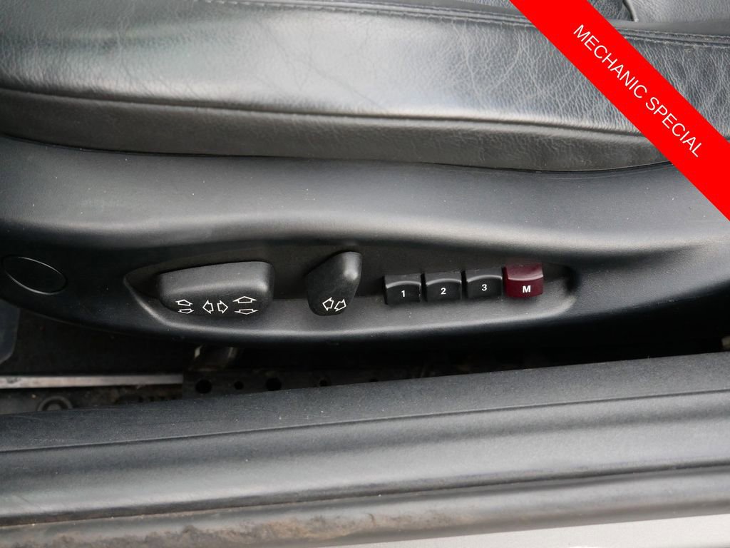 Used 2004 BMW Z4 2.5i image 13