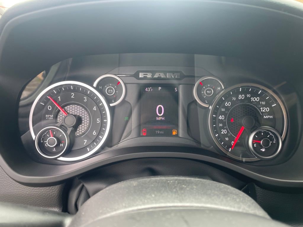 New 2026 RAM 1500 4x4 Crew Cab image 14