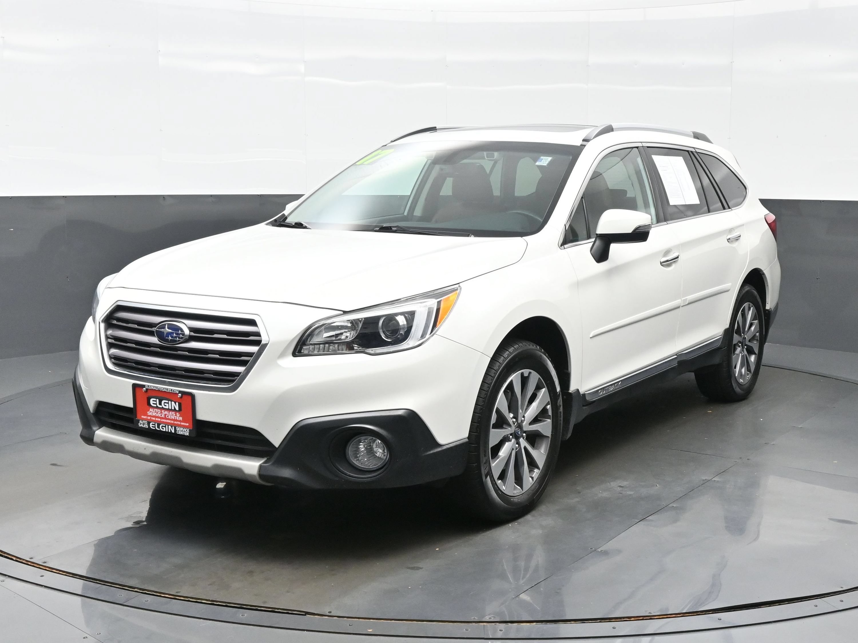 Used 2017 Subaru Outback 3.6R Touring AWD/4WD image 2