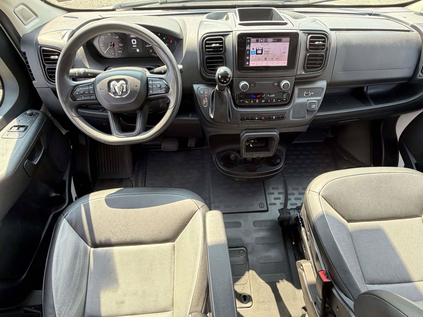 Used 2024 RAM ProMaster 2500 w/ Convenience Group FWD image 9
