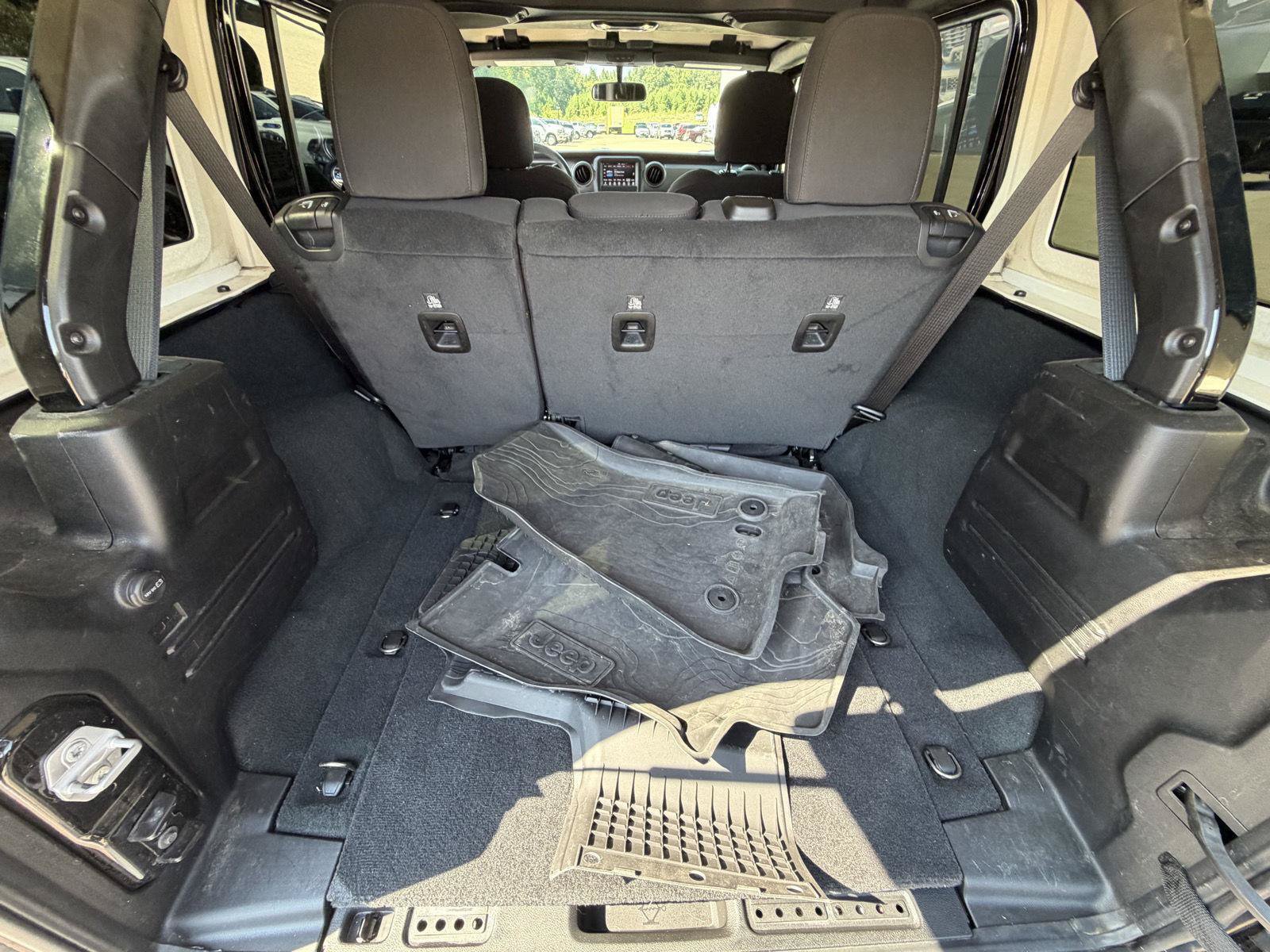 Used 2022 Jeep Wrangler Unlimited Sport AWD/4WD image 18