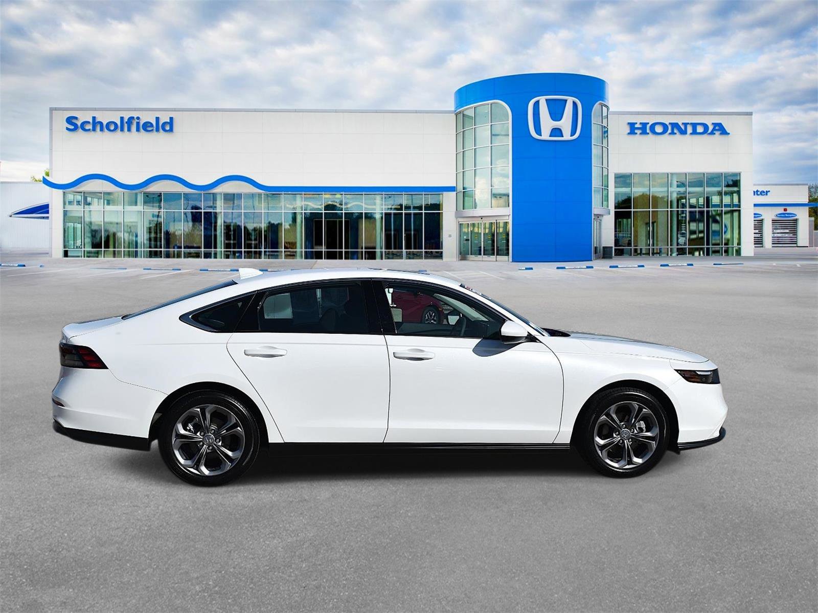 Used 2024 Honda Accord EX image 2