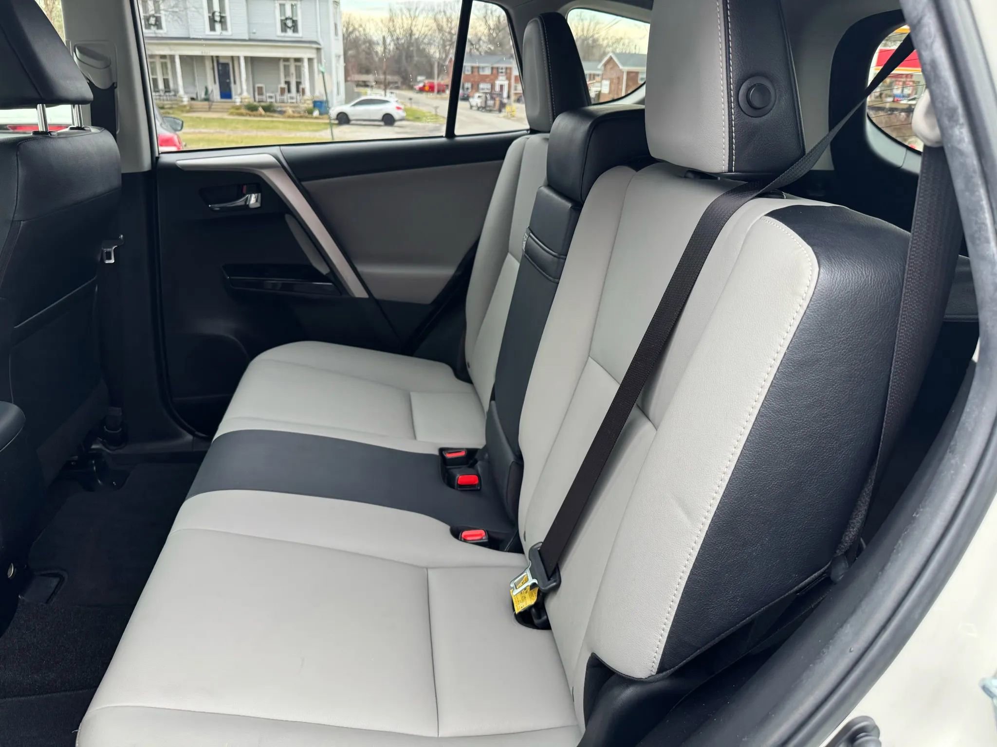 Used 2017 Toyota RAV4 Limited w/ Advanced Technology Package image 34