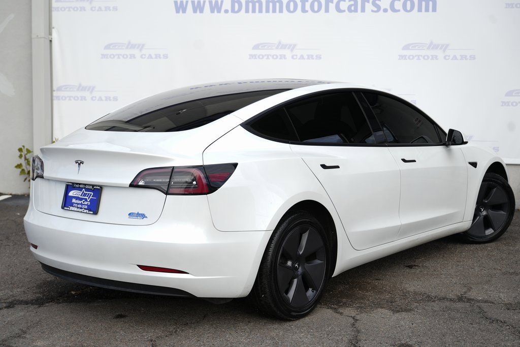 Used 2023 Tesla Model 3 Standard Range image 3