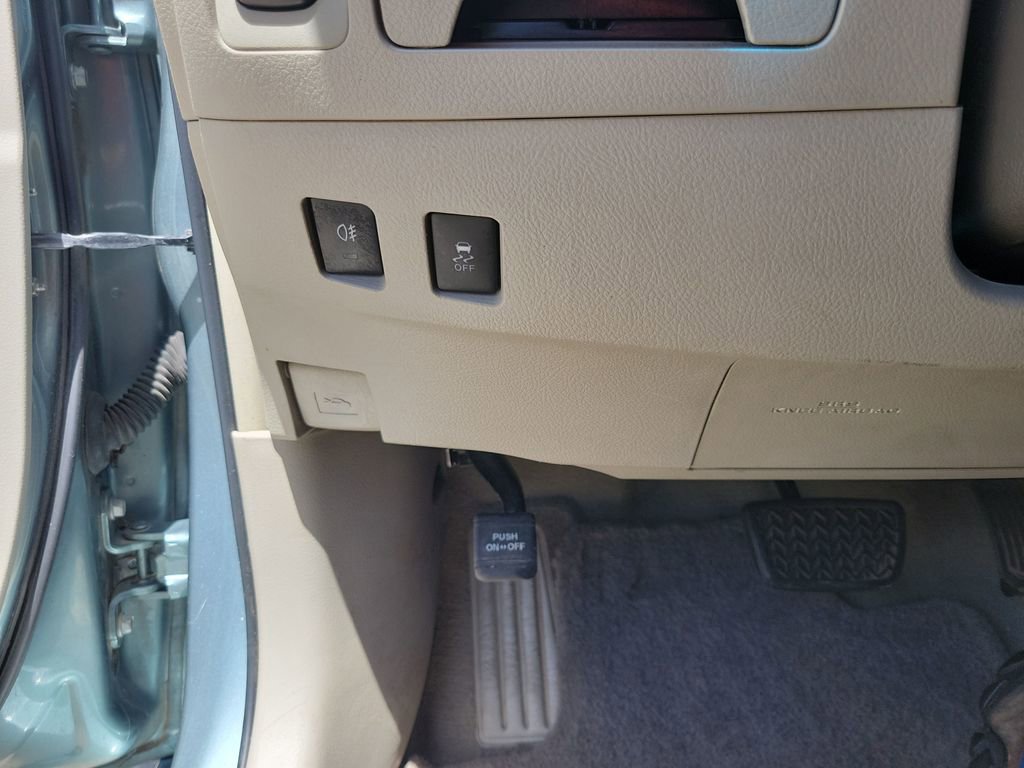 Used 2011 Toyota Camry LE w/ LE Extra-Value Pkg image 21