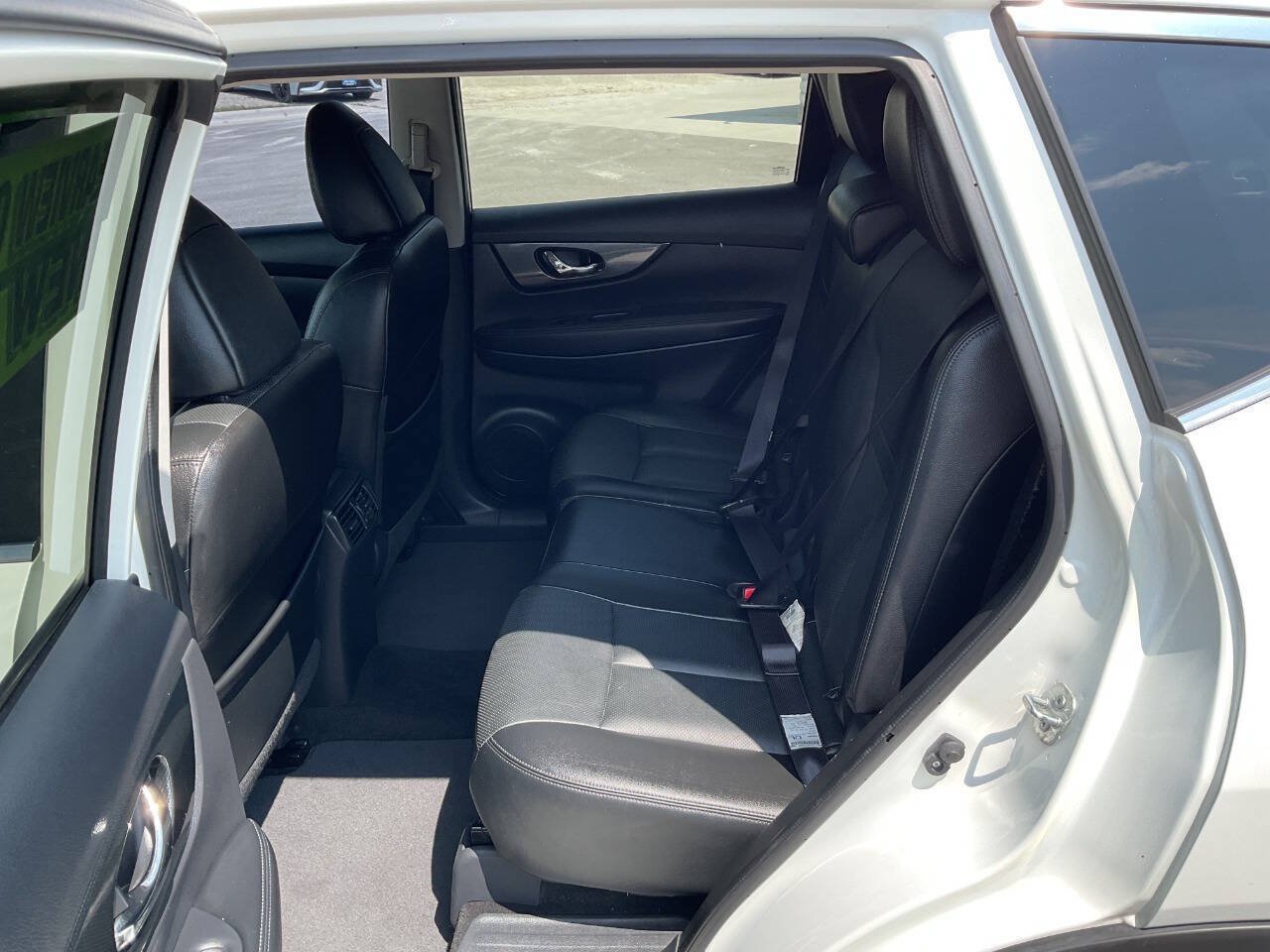 Used 2016 Nissan Rogue SL FWD image 26