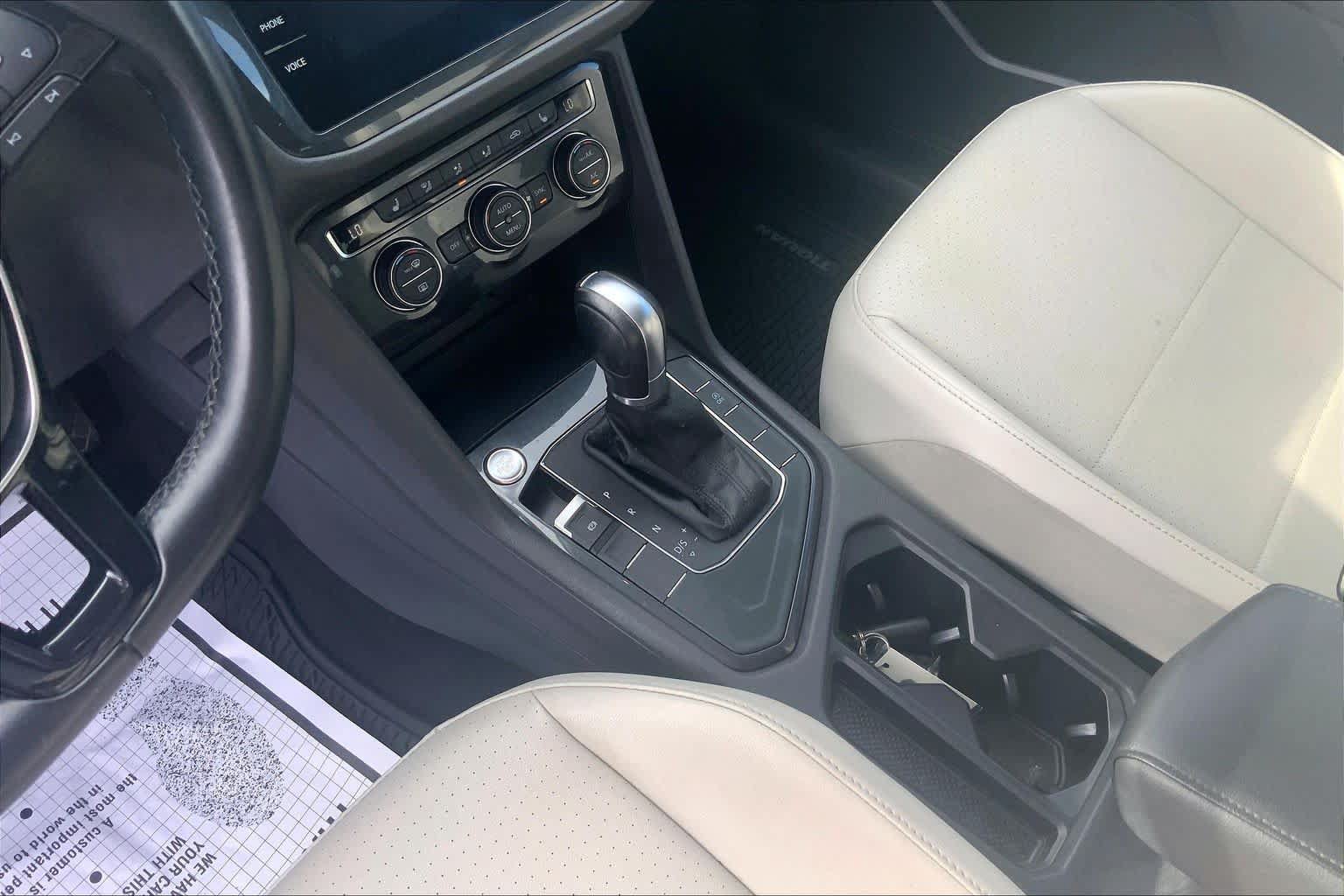 Used 2019 Volkswagen Tiguan SE w/ Panoramic Sunroof Package FWD image 17