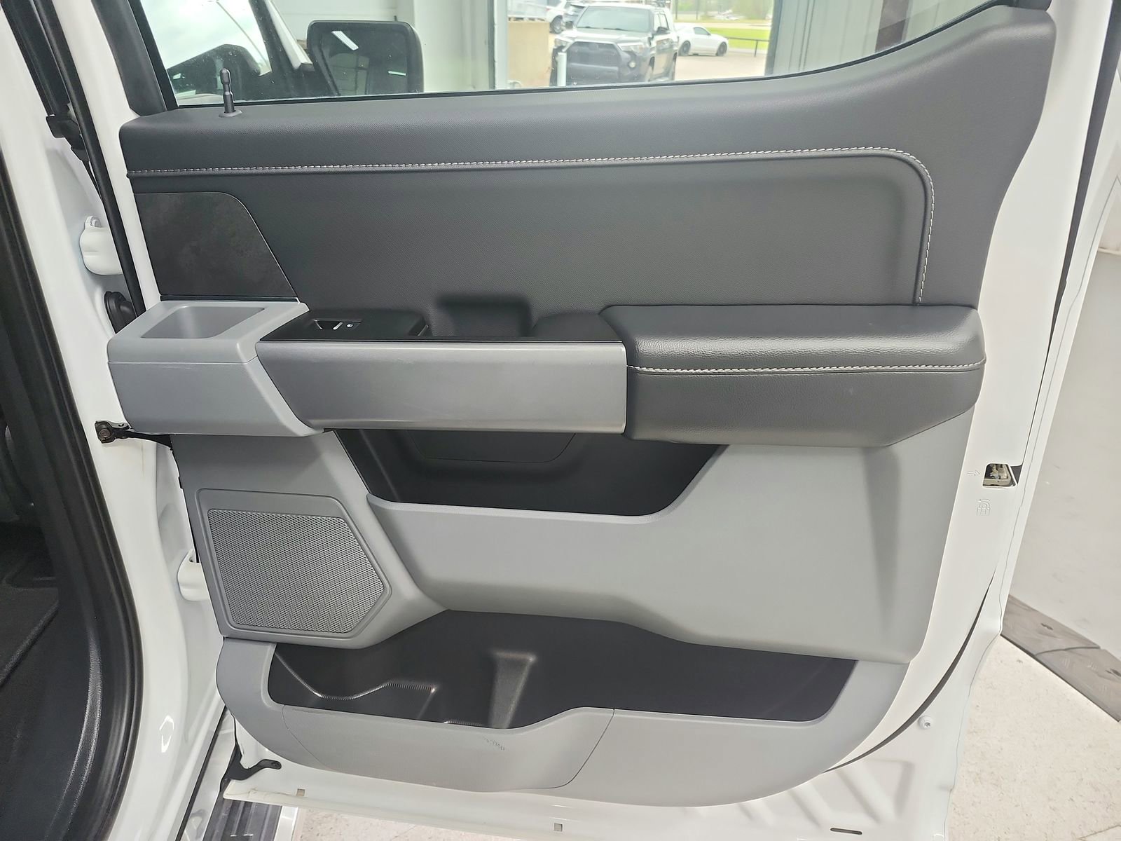 Used 2024 Ford F150 XLT w/ Mobile Office Package image 38