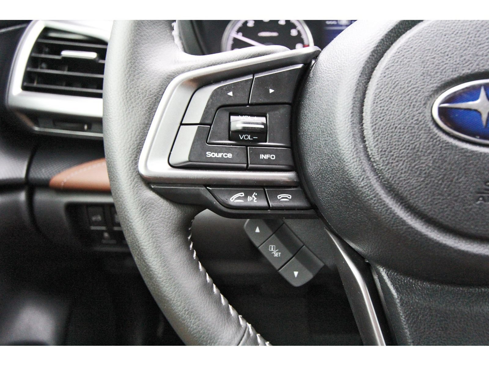 Certified 2023 Subaru Forester Touring AWD/4WD image 15