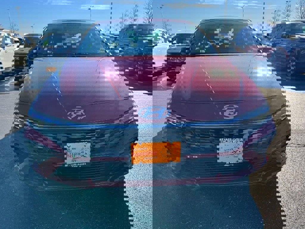 Certified 2025 Hyundai Elantra Sport image 9