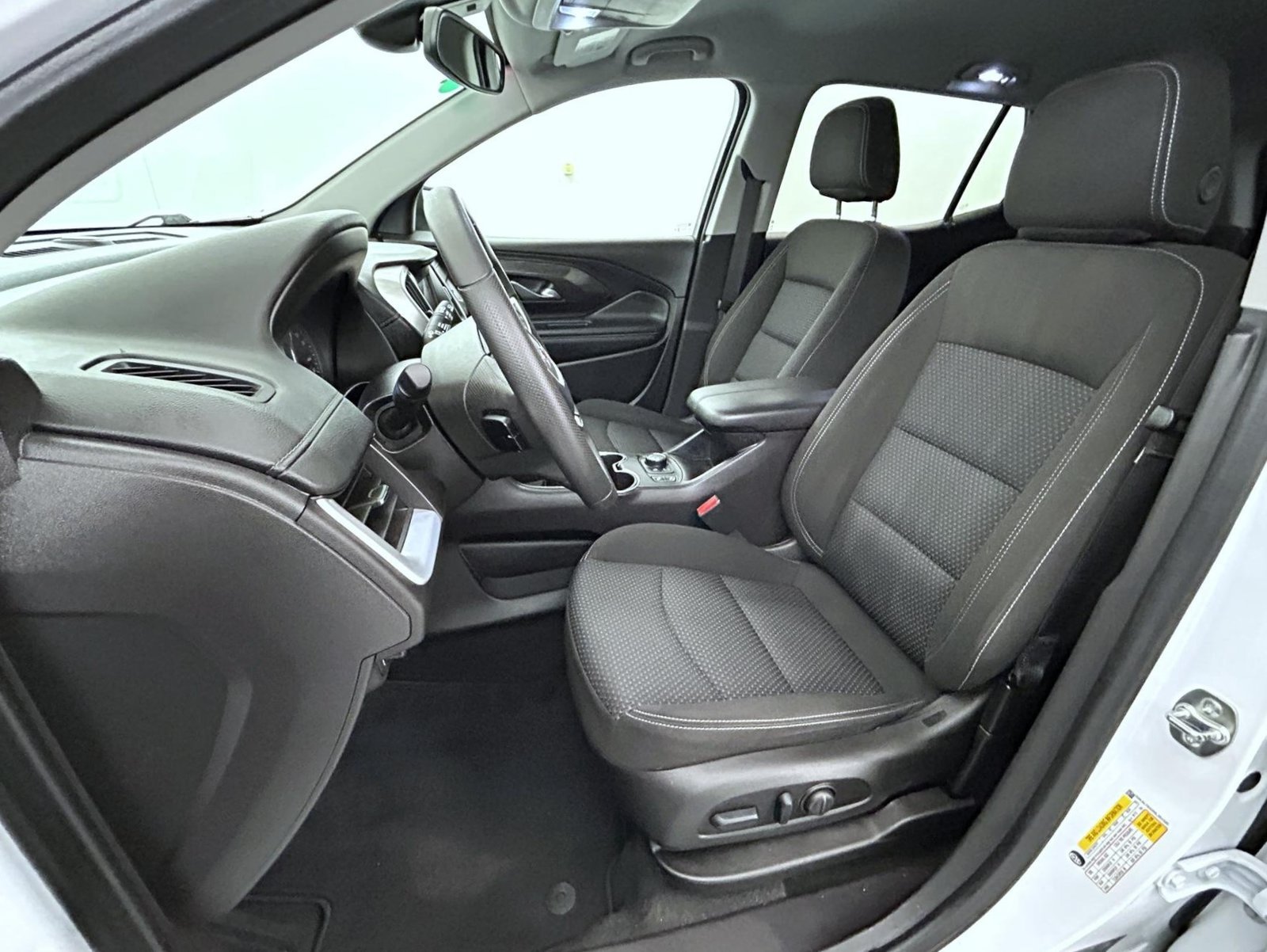 Used 2024 GMC Terrain SLE w/ Driver Convenience Package AWD/4WD image 10