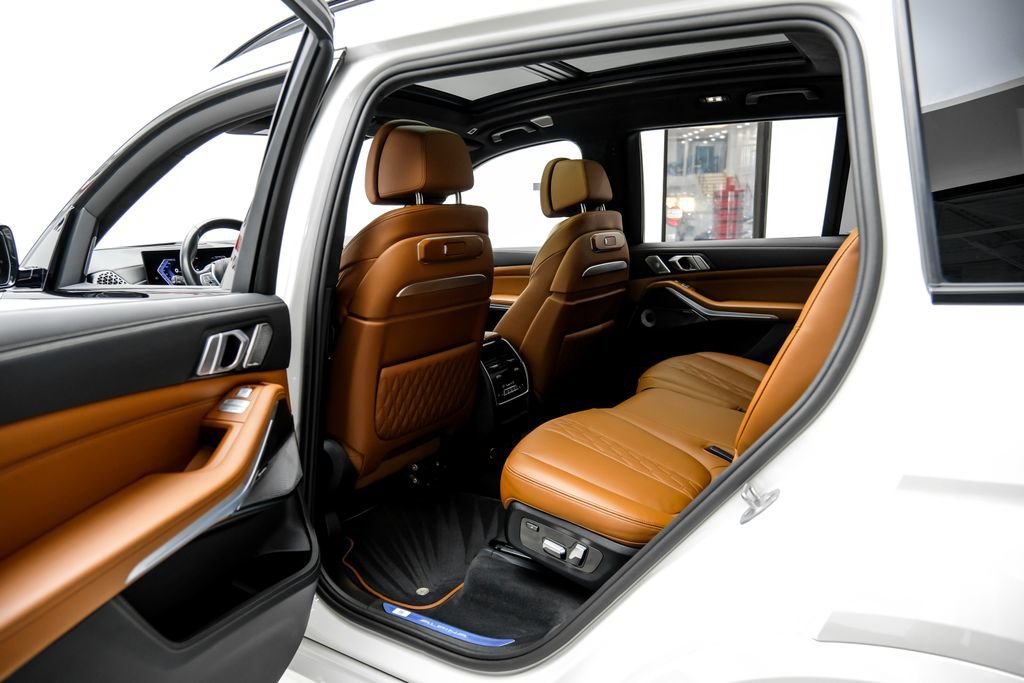Used 2025 BMW ALPINA XB7 AWD/4WD image 52