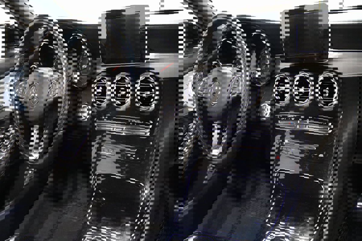 Used 2017 Mercedes-Benz C 300 4MATIC Cabriolet image 55