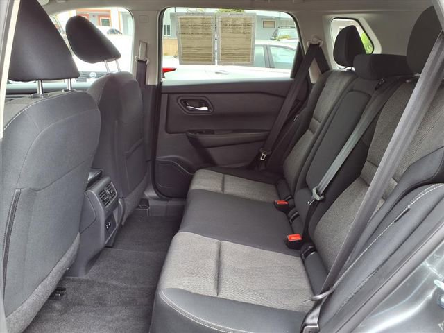 Certified 2024 Nissan Rogue SV AWD/4WD image 17