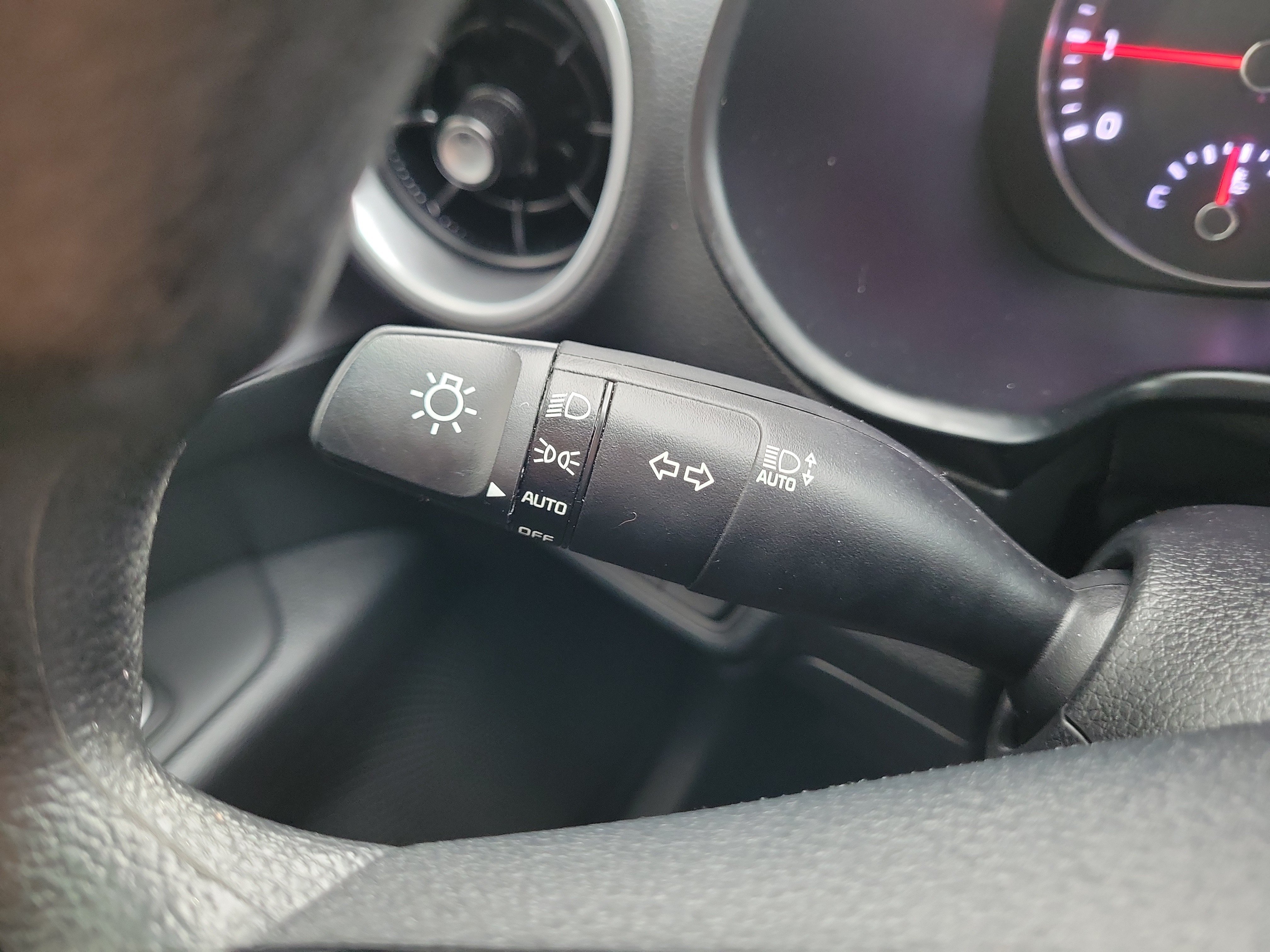 Certified 2024 Kia Forte LXS FWD image 28