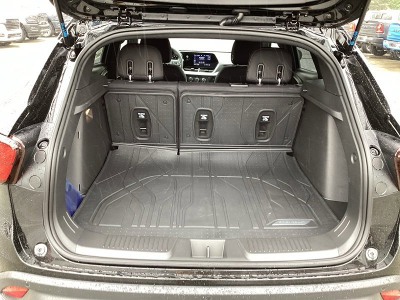 New 2026 Chevrolet Trax RS w/ Sunroof Package image 13