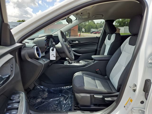New 2026 Chevrolet Trax LS w/ LS Convenience Package FWD image 19