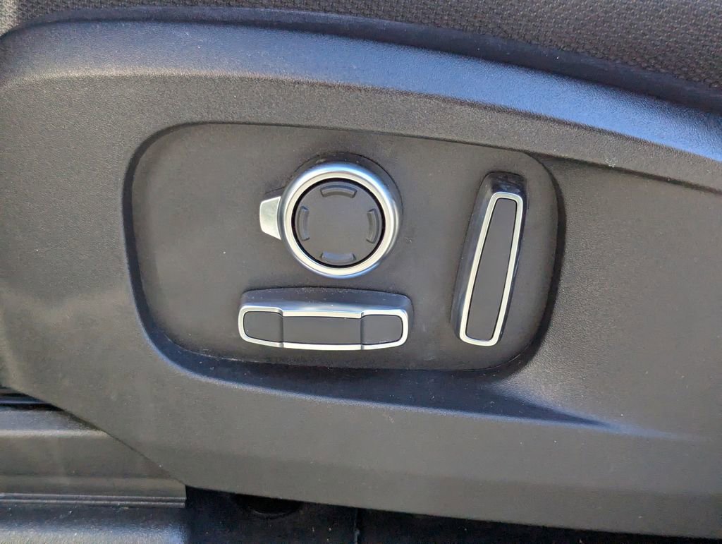 Used 2023 Land Rover Defender 130 X image 15