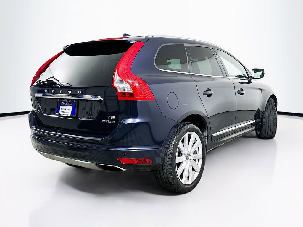 Used 2017 Volvo XC60 T5 Inscription w/ Preferred Option Package FWD image 7