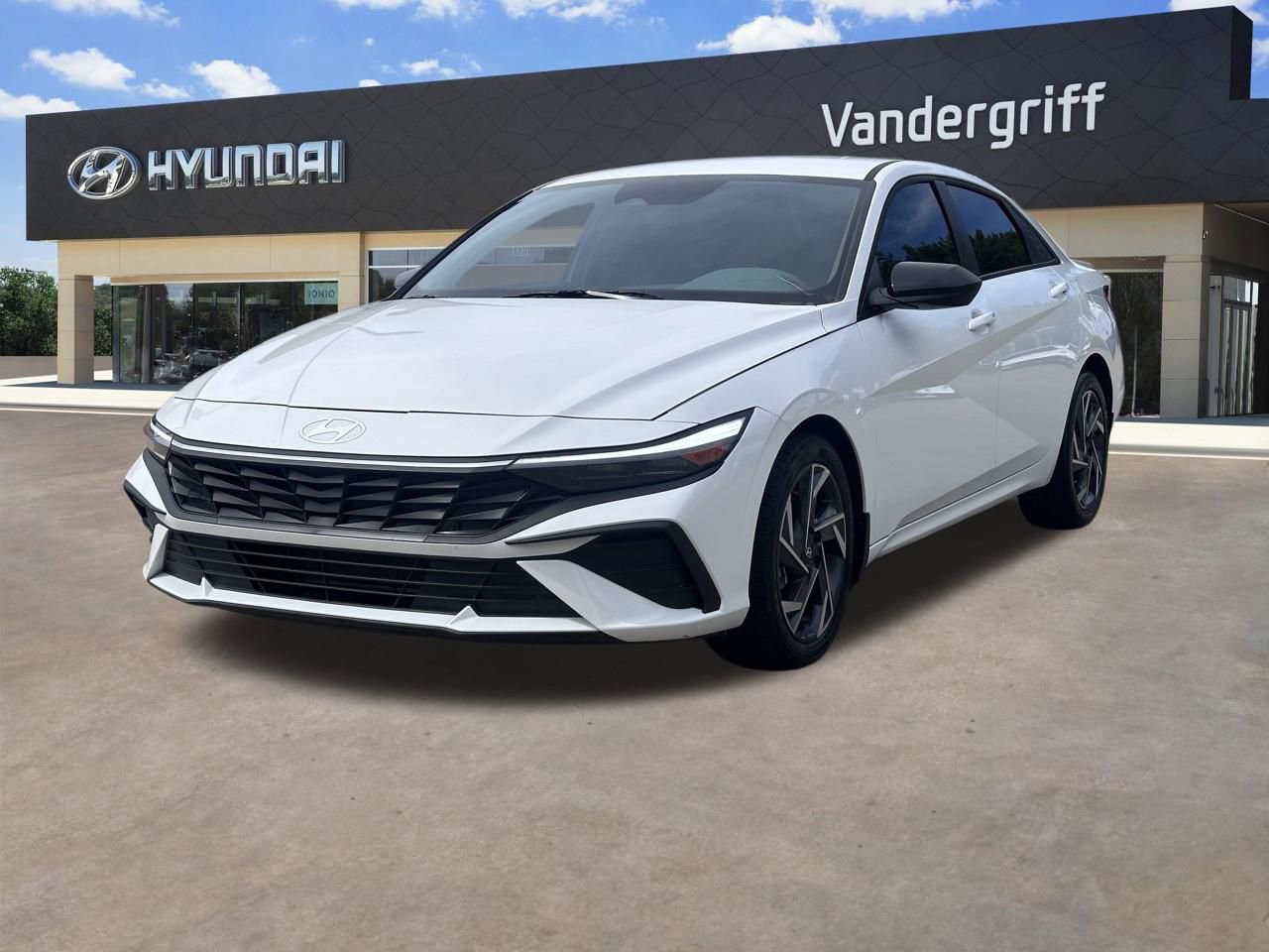 Used 2025 Hyundai Elantra Sport FWD image 4