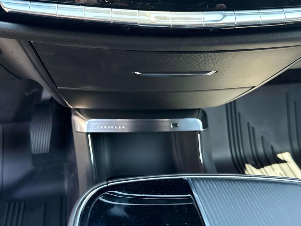 New 2026 Cadillac Lyriq Premium Luxury w/ LPO, Floor Liner Package AWD/4WD image 12
