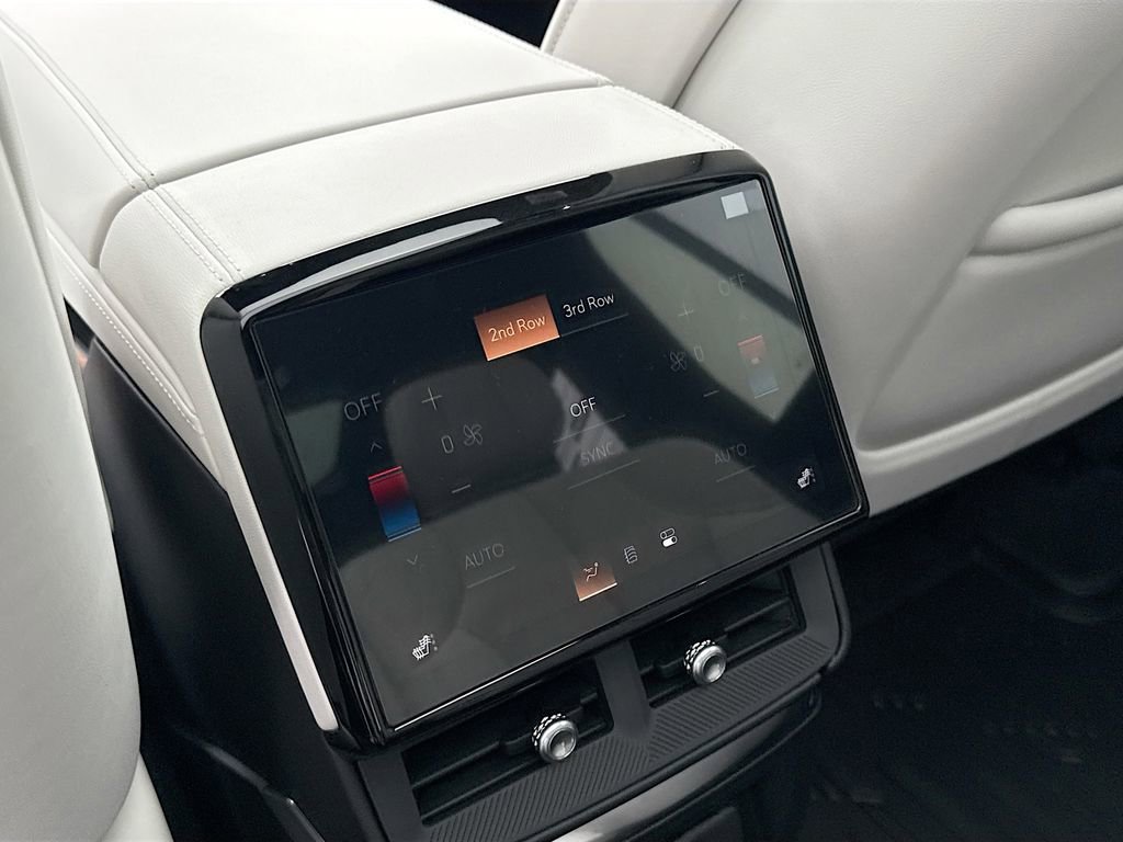 New 2026 Cadillac Vistiq Sport w/ LPO, Floor Liner Package image 27