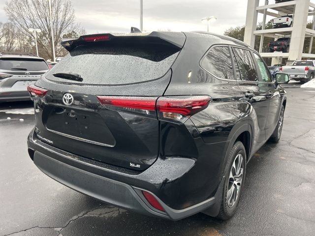 Used 2024 Toyota Highlander XLE image 5