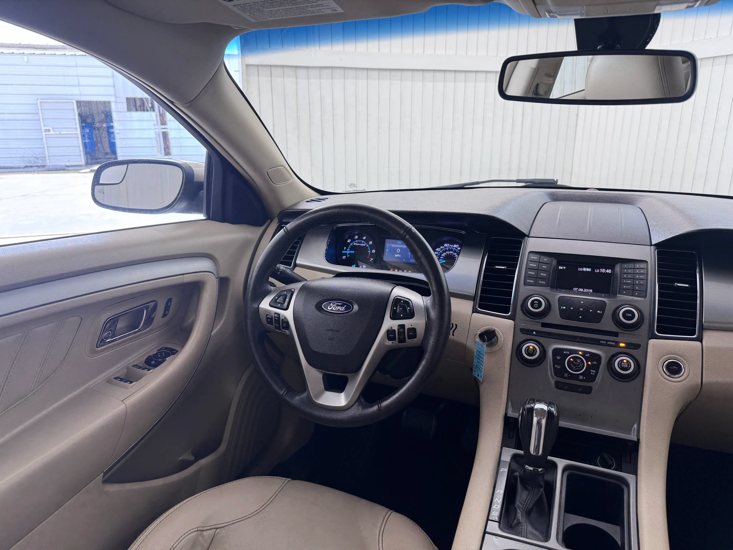 Used 2018 Ford Taurus SEL FWD image 15