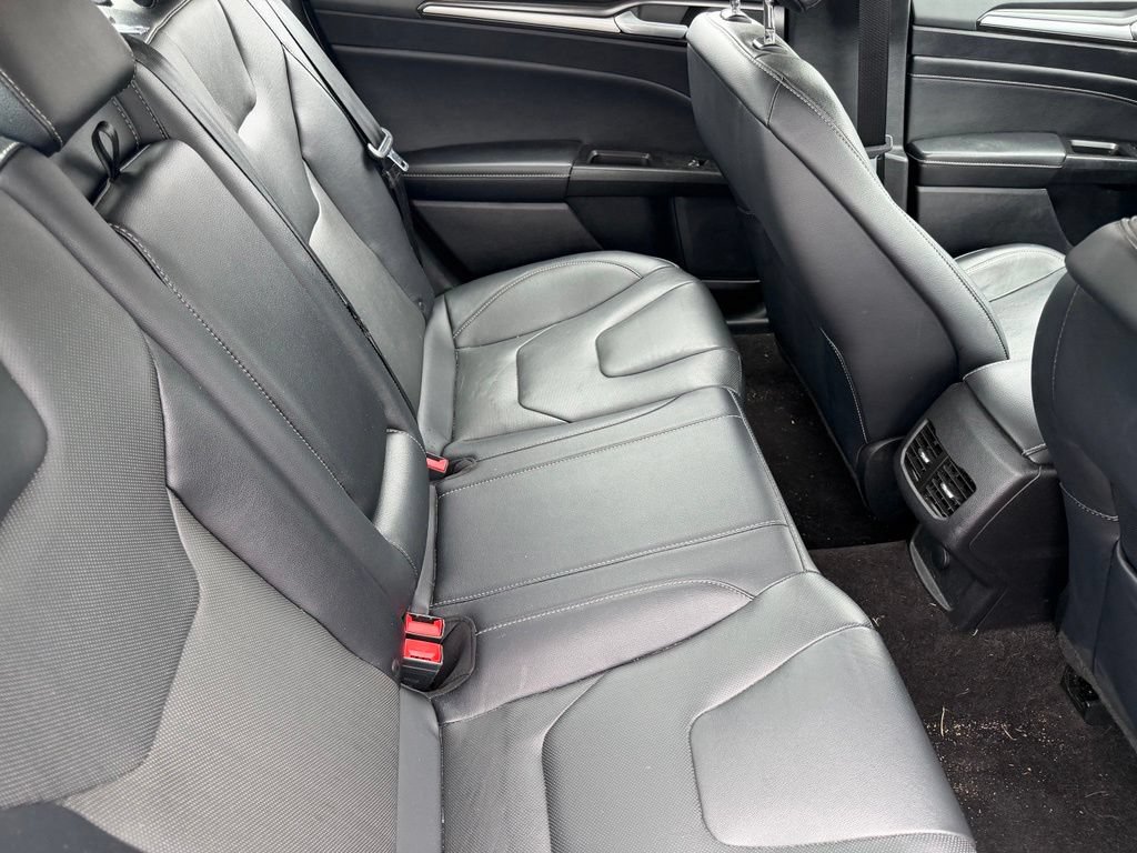 Used 2020 Ford Fusion Titanium AWD/4WD image 17