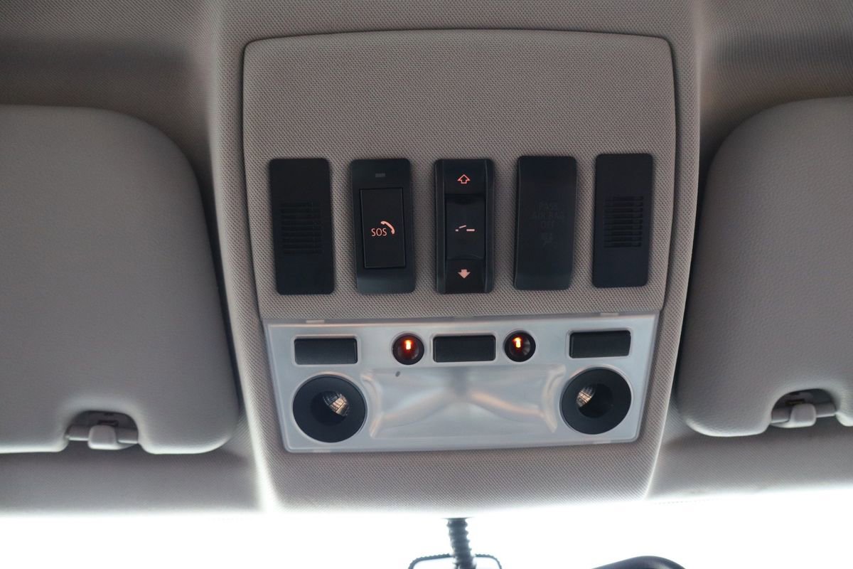 Used 2010 BMW 535i xDrive Wagon image 25