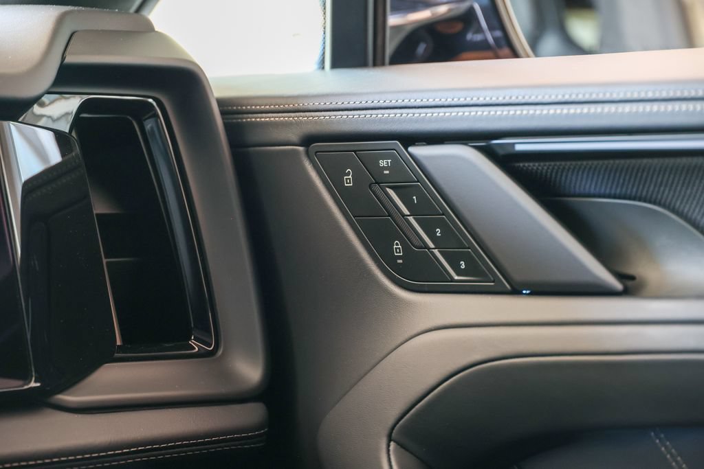 New 2026 Porsche Cayenne Turbo AWD/4WD image 59