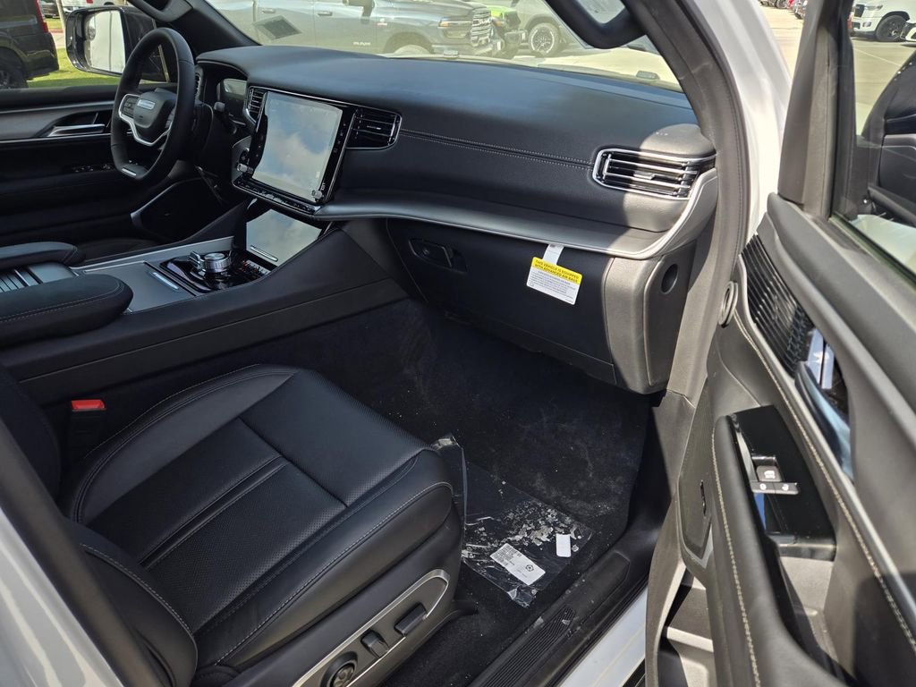 New 2026 Jeep Grand Wagoneer L 4WD image 8