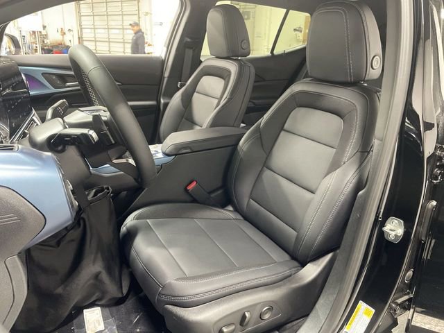 Used 2026 Chevrolet Equinox EV LT w/ LPO, All-Weather Mat Package FWD image 11