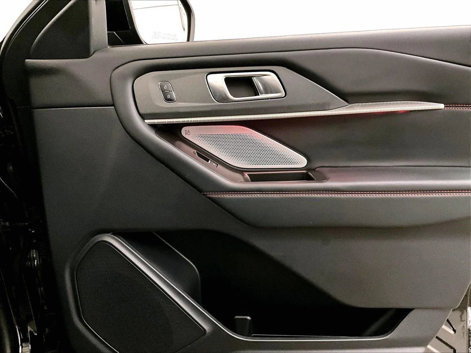 Used 2025 Ford Explorer ST AWD/4WD image 23