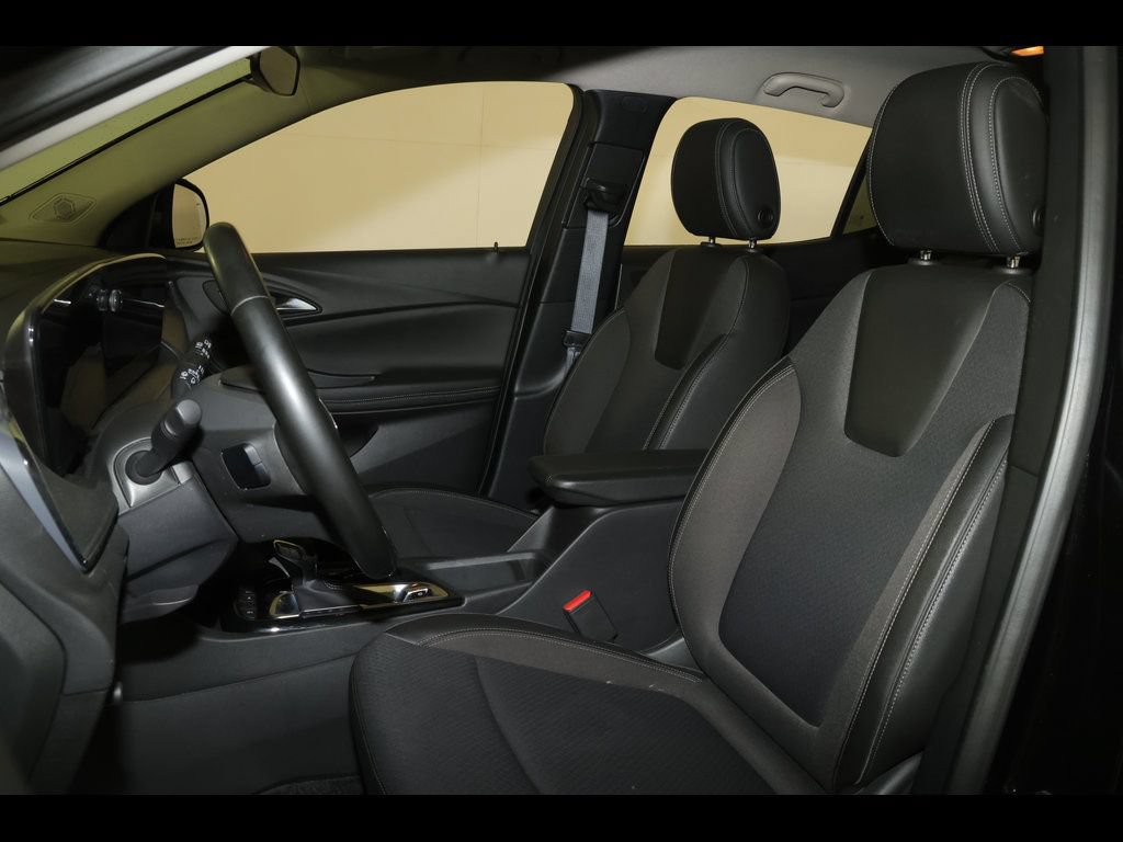 Used 2025 Buick Encore GX Preferred FWD image 21