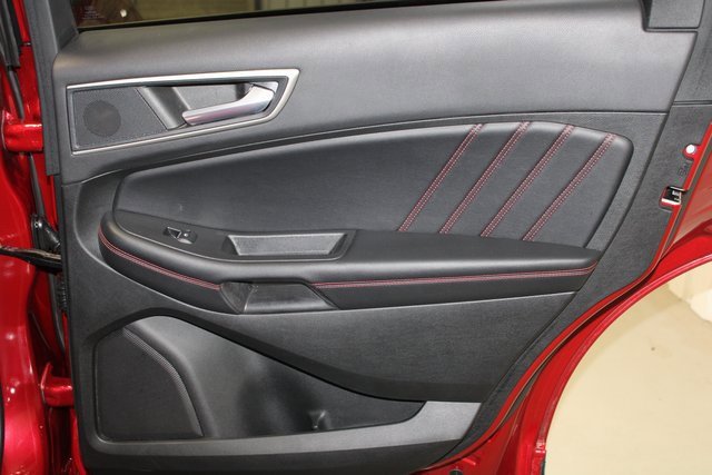 Used 2022 Ford Edge ST-Line image 24